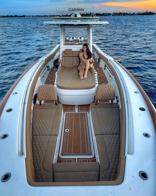 FOTO Ljepotica diže utege od čak 133 kilograma! 'Muškarci me pitaju za pomoć u teretani'