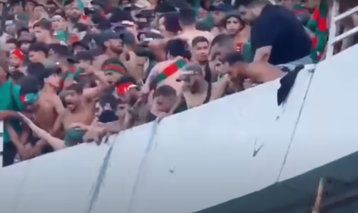 Užas u Alžiru! Trojica navijača poginula nakon pada tribine