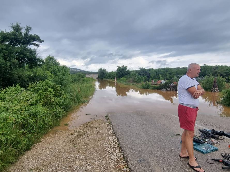 Potop na Krku! Auti pod vodom, mještani: 'Ovo je prestrašno...'