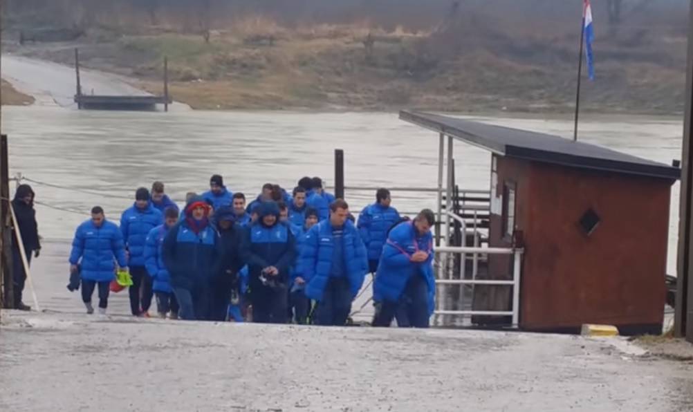 Drže sredinu tablice Prve HNL, a na treninge putuju - skelom