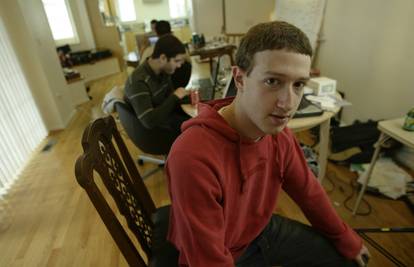 Facebook slavi 21. rođendan, ovako je njegov osnivač Mark Zuckerberg izgledao tada