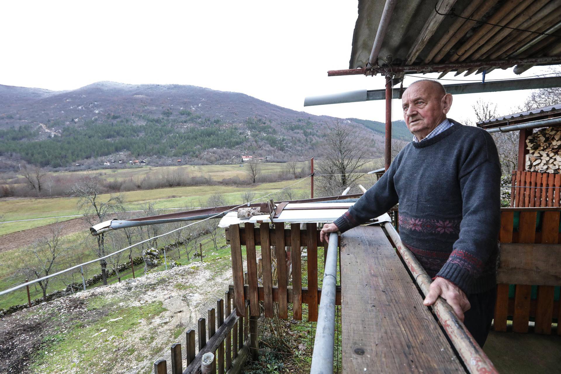 Selo bez djece, dućana, vode: 'Teško je u samoći. Ni Božić nije sreća. Sutra bih otišao da mogu'