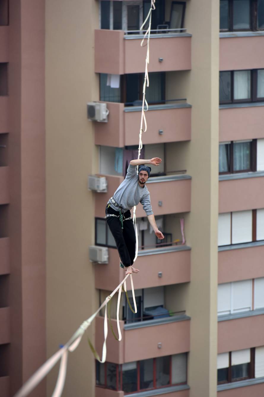 Pula: Neustra??ivi "nebeski hodaÄ?i" na visini od 40 metara izmeÄ?u dva nebodera