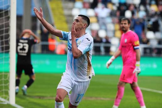 Rijeka - Varaždin 1-0: Džoker Menalo u 92. za ludnicu, slavlje s igračem manje i prvo mjesto!