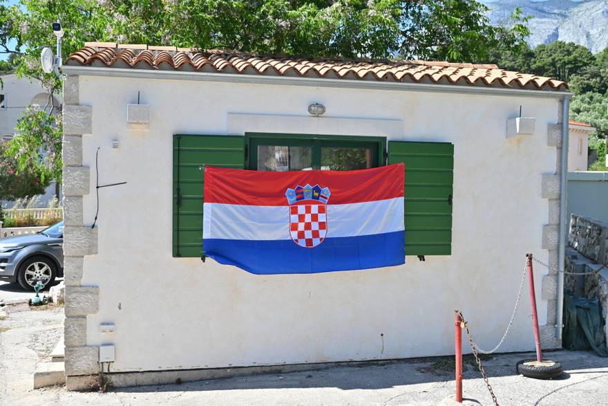 Najčudnija biračka mjesta: 'Blizu mi je na izbore kad su u mojoj kući, a još mi i plate!'