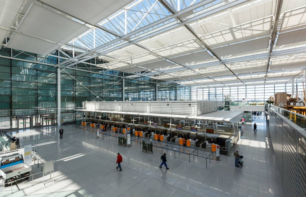 Štrajk osoblja u sedam njemačkih zračnih luka pogađa gotovo 300.000 putnika