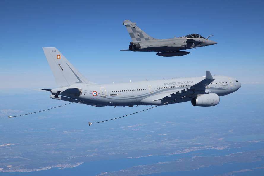 Piloti naših Rafalea prvi put u letu točili gorivo iznad Hrvatske