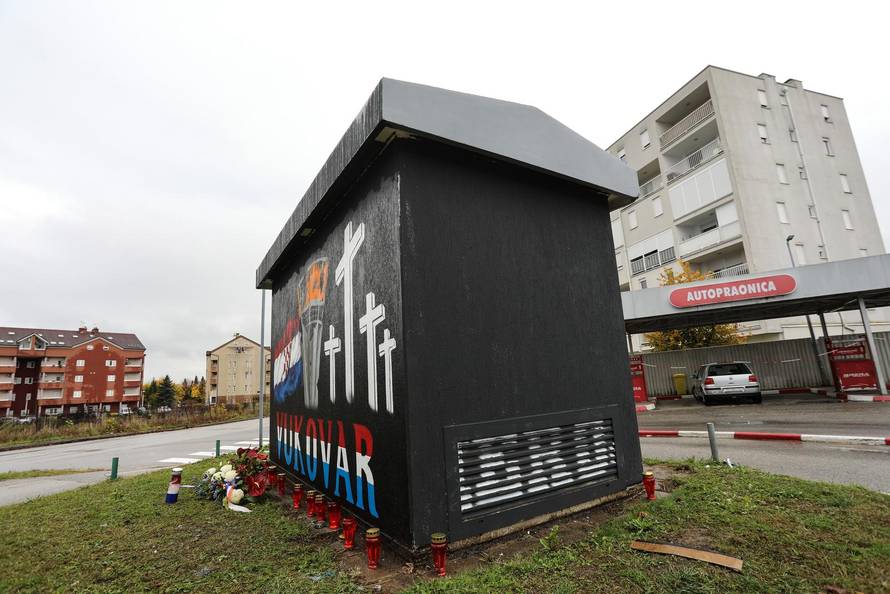 Grad Zagreb uklonio je grafite na trafostanici, pa su branitelji ponovno nacrtali