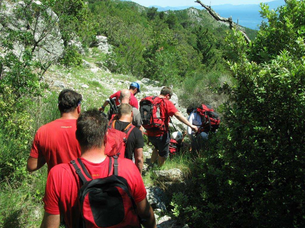 Turist (80) poskliznuo se i pao na Biokovu: Spašavao ga HGSS