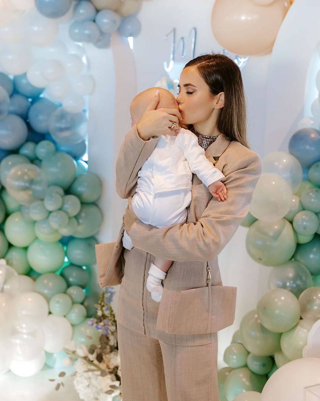 Adriana Ćaleta-Car objavila fotke s luksuznog krštenja sina