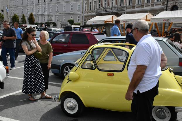 Požega: Čuveni modeli izloženi u sklopu oldtimer manifestacije"Trophy Zlatnom dolinom 2026."