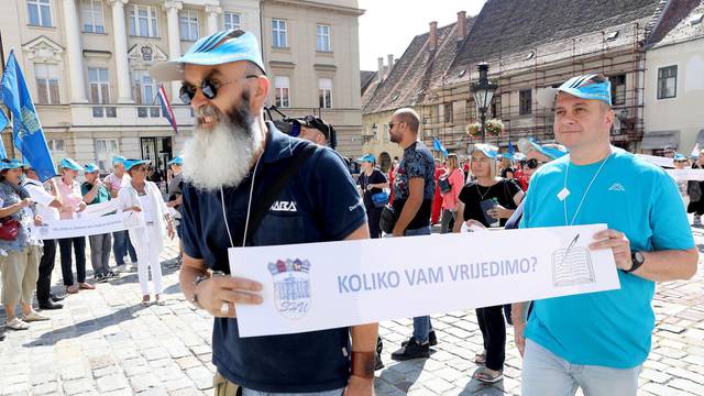 Prosvjed Sindikata hrvatskih uÄitelja i Nezavisnog sindikata zaposlenih u srednjim Å¡kolama