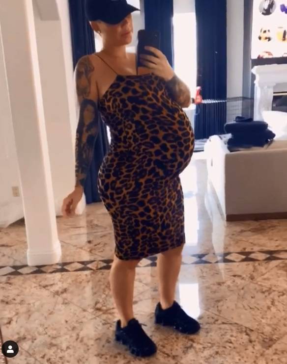 Amber Rose rodila prije mjesec dana i već otišla na liposukciju