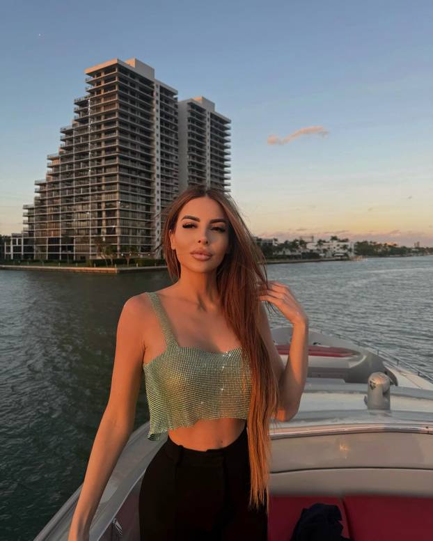 FOTO Zavela i Tottija i Mbappea. Sad mami poglede na terenima