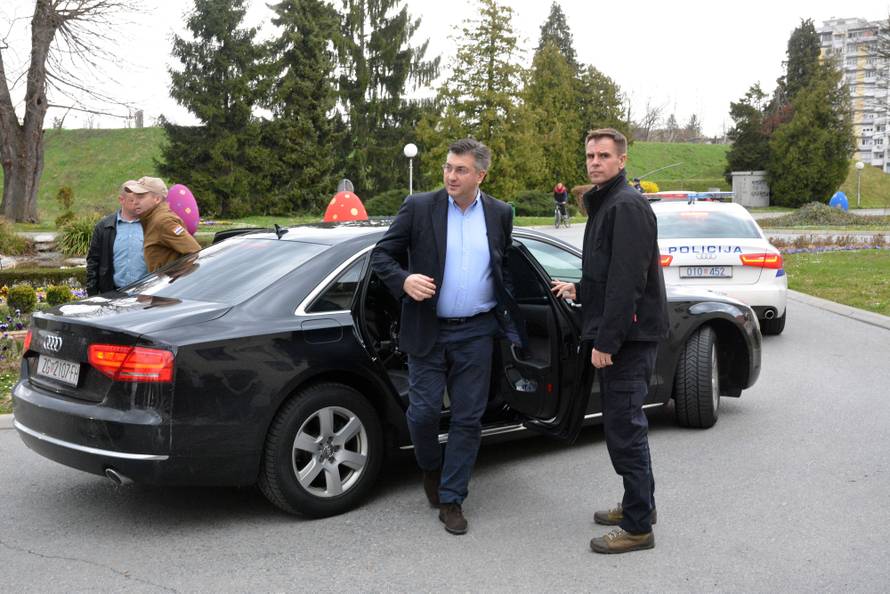 'Premijeru, pije li vaše dijete flaširanu vodu? Učinite nešto!'