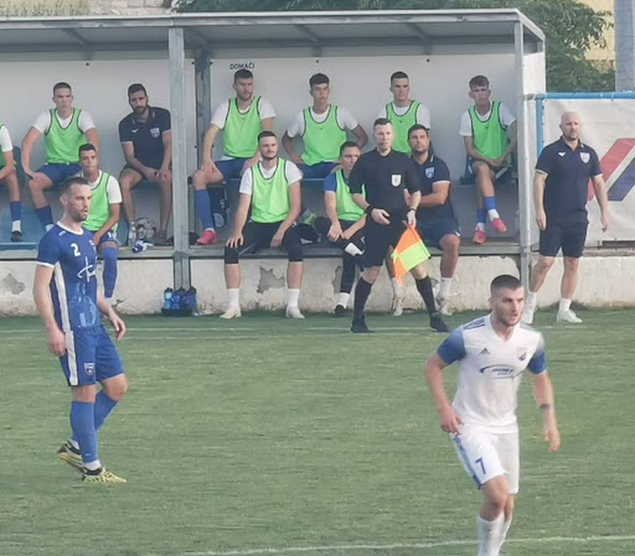 Nogomet na "plus 35" - tisuću ljudi gledalo bitku za treću ligu: 'Više je ljudi tu nego na plaži'