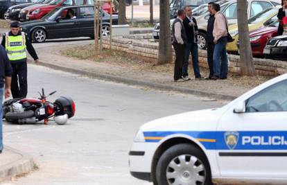 Zadar: Na Škodu načelnika policije naletio motociklist