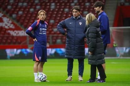 FOTO Dalić se na posljednjem treningu zadržao u razgovoru s dvojicom reprezentativaca...