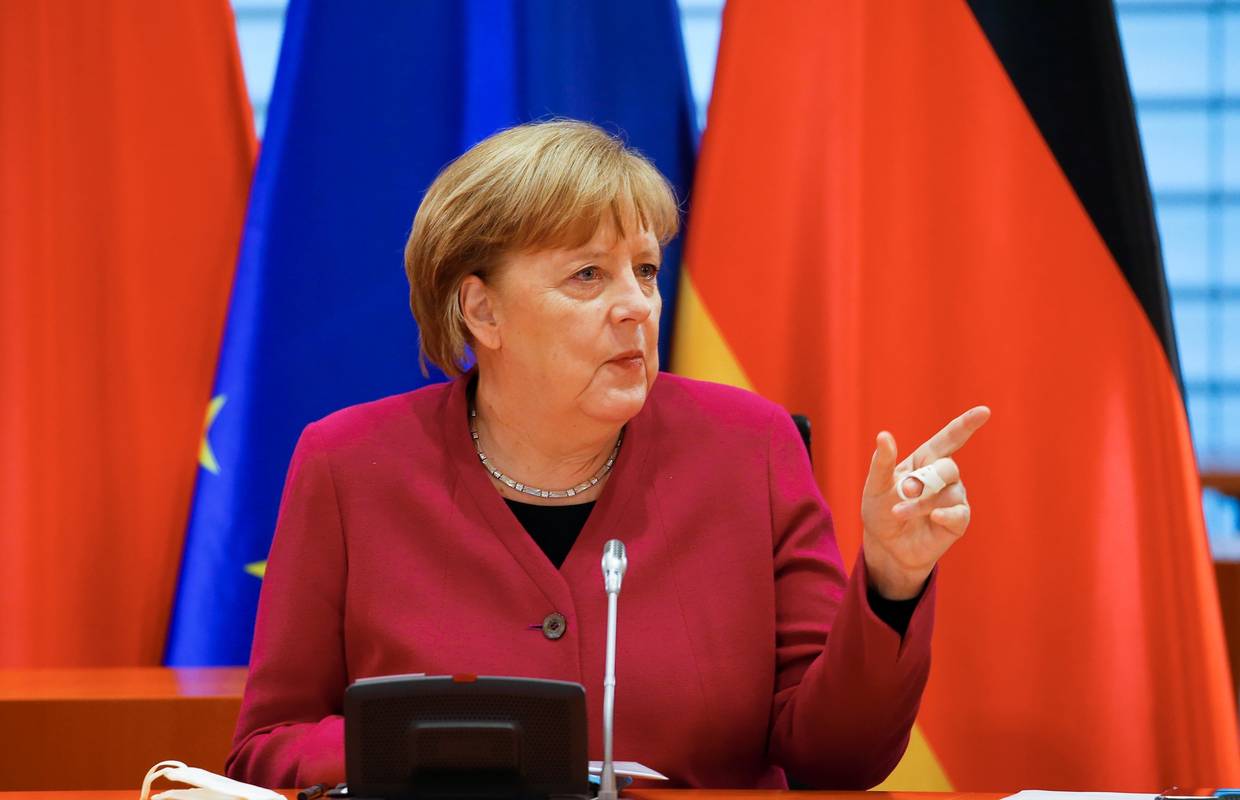 Njemačka kancelarka Merkel će imati mirovinu od 15 tisuća eura