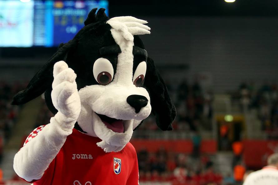 Tajna maskote: Otkrili smo tko je cura ispod kostima tornjaka