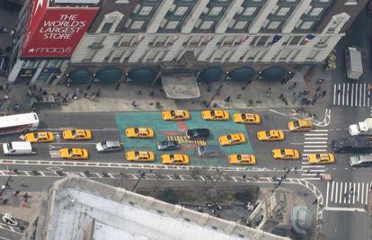 Žuti taksiji snimljeni s vrha Empire Statea