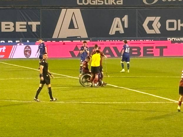 Potresne scene na Maksimiru: Igrač Kurilovca čija je nesreća ujedinila Hrvatsku izveo centar