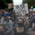 Stotine tisuća Amerikanaca još su na ulicama, prosvjedi mirniji