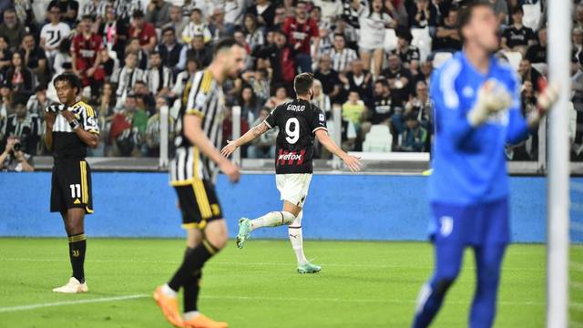 Serie A - Juventus v AC Milan