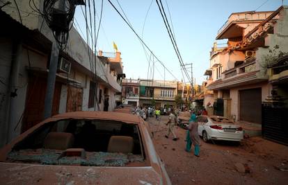 Strava u Pakistanu: Bombaš samoubojica ubio petero ljudi u napadu na autobus vojne škole