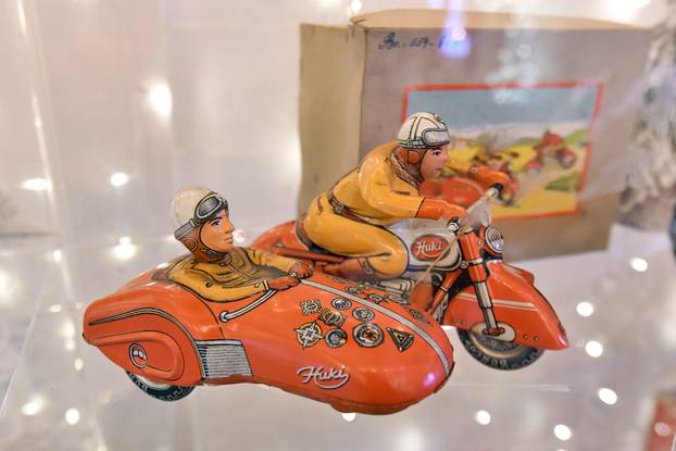 Varaždin: Izložba starih igračaka