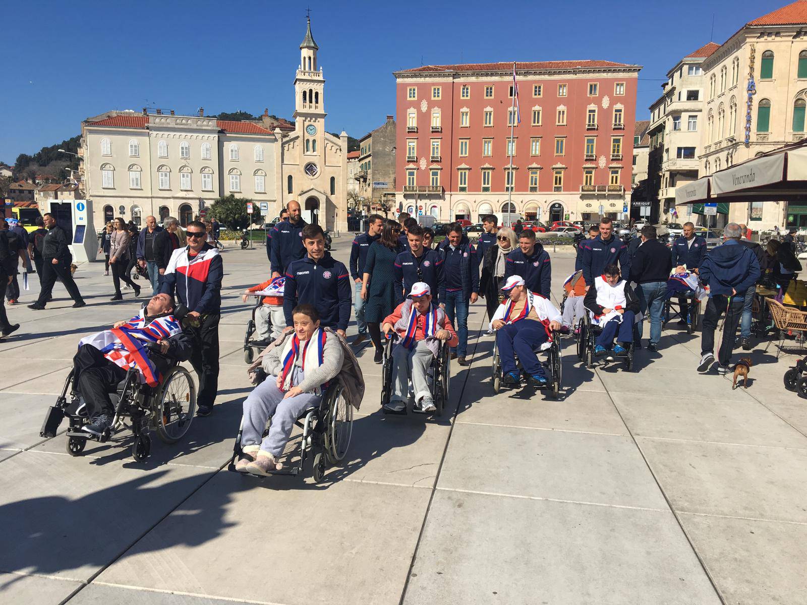 Hajdukovci se družili s djecom i sa štićenicima iz 'Samaritanca'