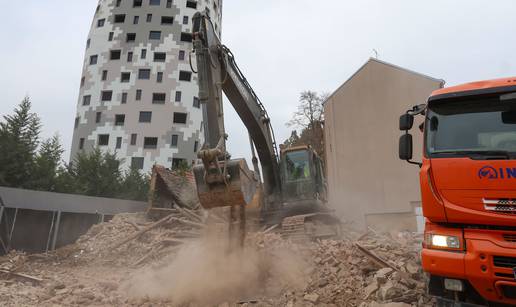 FOTO Srušili kuću na križanju Ulice Sv. Duh i Ilice: U njoj se godinama nalazila pekara