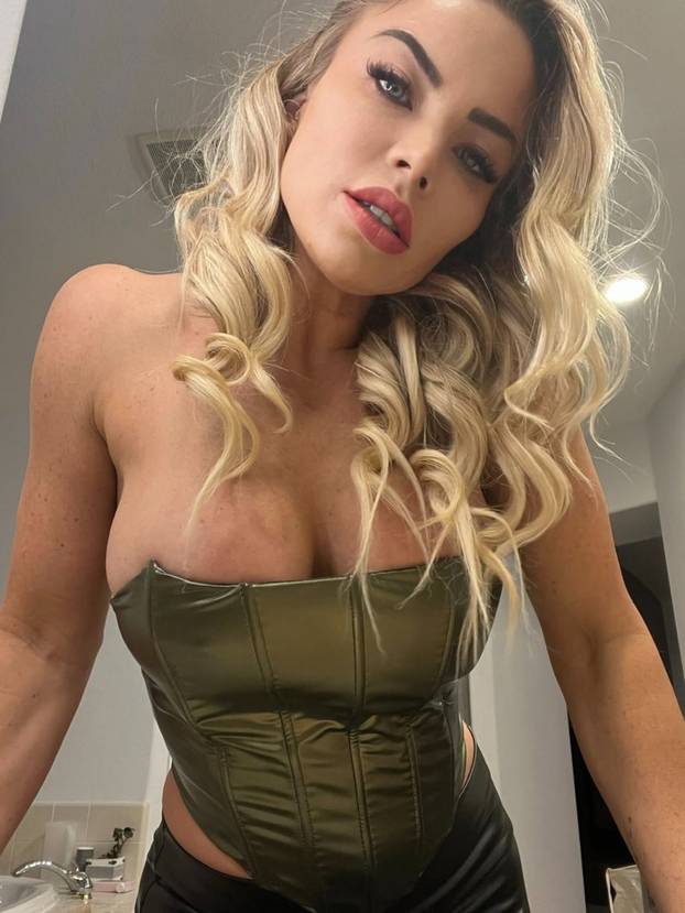 FOTO Najseksi medicinska sestra Instagrama promijenila karijeru: Evo čime se danas bavi