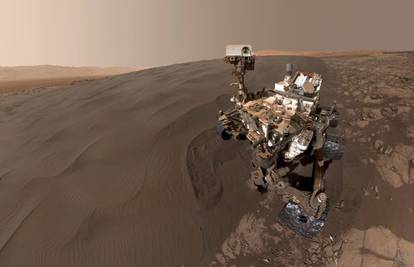 Selfie majstor: Rover Curiosity našao vremena za sjajnu fotku