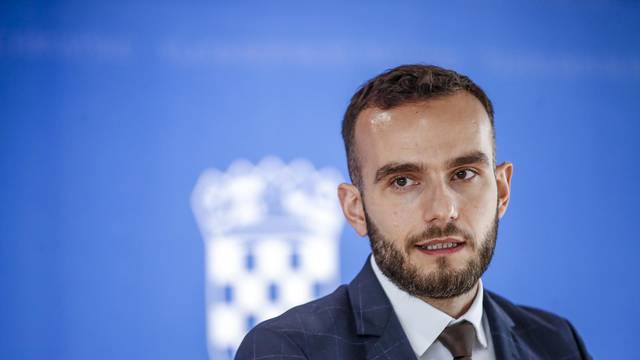 Zagreb: Ministar Aladrović obratio se medijima nakon sjednice Vlade