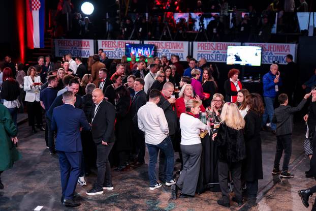 Zagreb: Izborni stožer Zorana Milanovića u Tvornici kulture