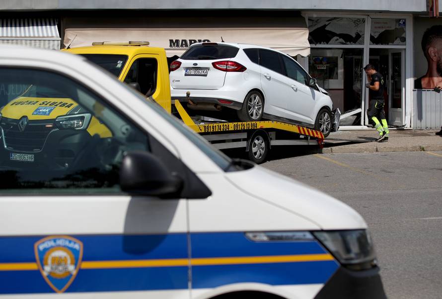 Velika Gorica: Automobilom se zabio u kiosk za izradu ključeva