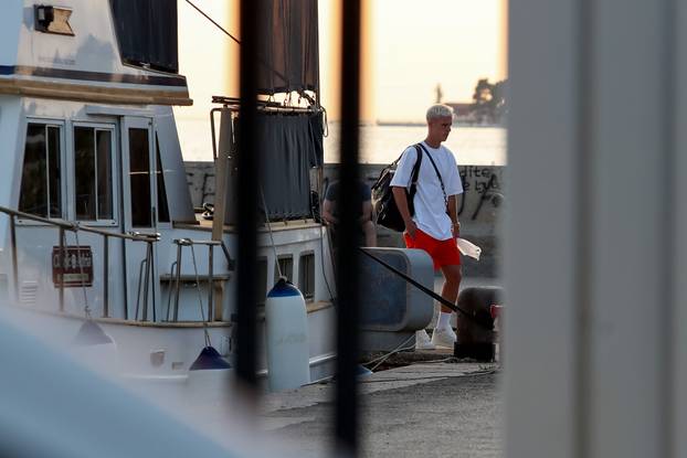 EKSKLUZIVNO Zadar: Dani Olmo s djevojkom i prijateljima odmara na luksuznoj jahti