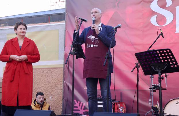 U Splitu građanima podijeljeno pet tisuća porcija bakalara i fritula