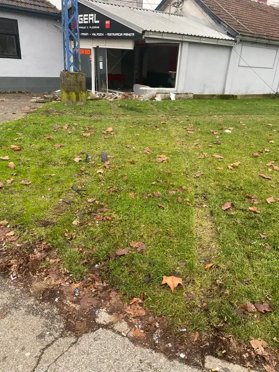 Policija pronašla muškarca (25) koji je u petak Golfom uništio poslovni prostor u Zagrebu