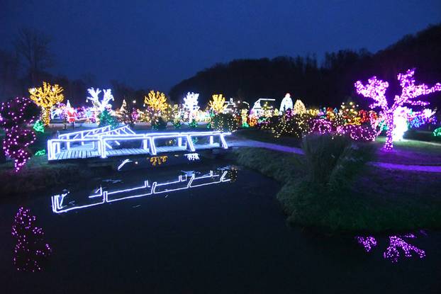 Magično Božićno blagdansko imanje obitelji Salaj zabljesnulo je u punom sajaju