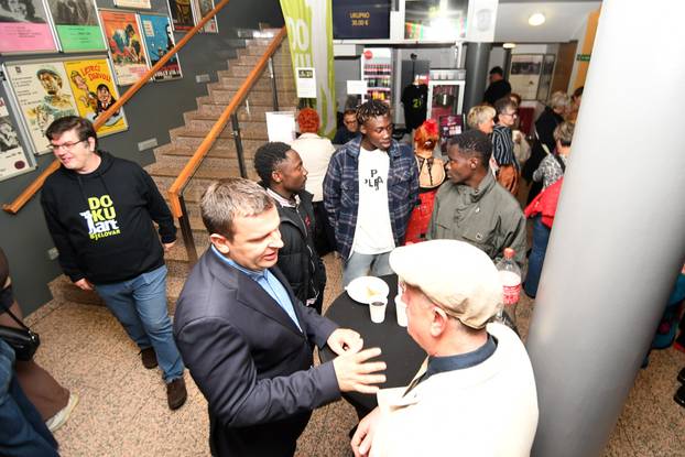 Bjelovar: Rasplesani strani radnici napravili nezaboravan tulum na DOKUartu