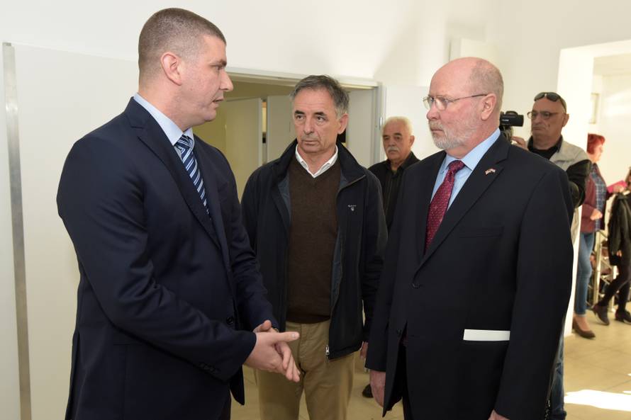 Robert Kohorst i Milorad pupovac otvorili u Srbu Spomen dom boraca NOB-a