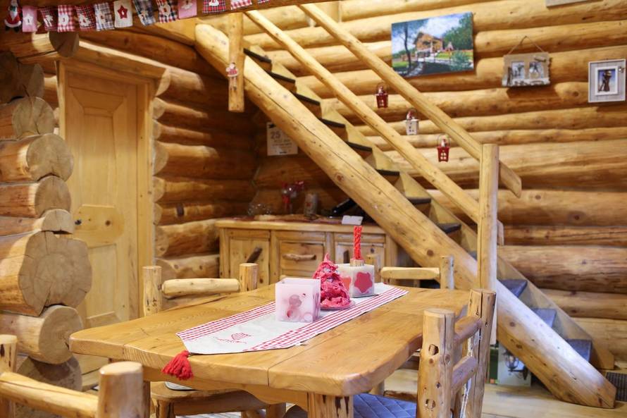 Ljepotica od trupaca: Ova će vas hiža osvojiti na prvi pogled