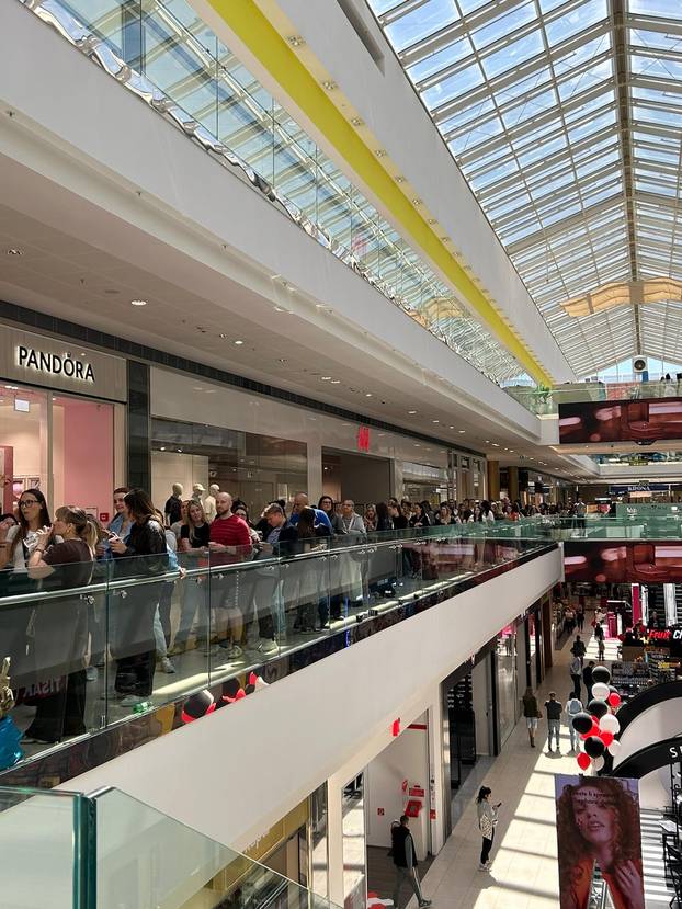 FOTO/VIDEO Sephora u Zagrebu otvorila vrata! Natasha Denona šminkala Zagrepčanke