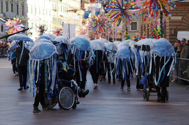 FOTO Najslađa galerija danas - Riječkim karnevalom prošetalo tisuće maškara
