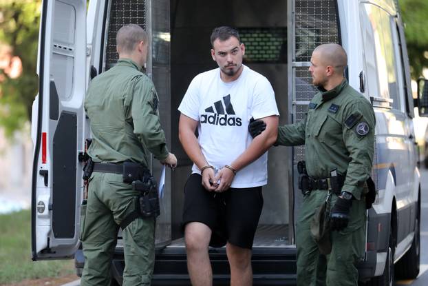 Pula: Privođenje osumnjičenih za napad na slovenske turiste u Umagu