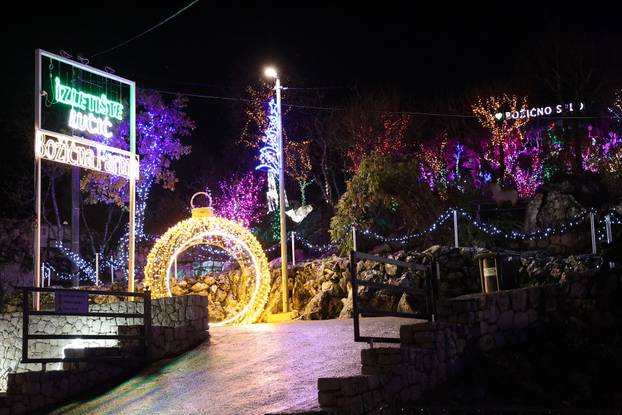 Božićno selo u Gornjem Docu