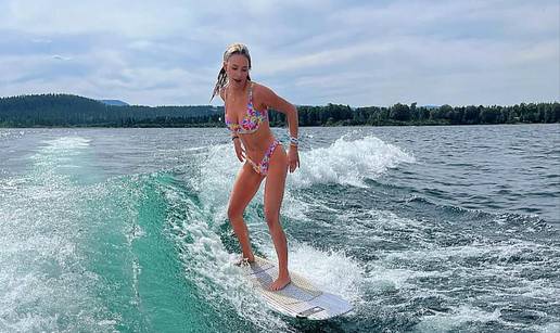 FOTO Za ovu ljepoticu govore da je 'nova' Pamela Anderson, a uskoro &cacute;e usko&ccaron;iti u crveni bikini