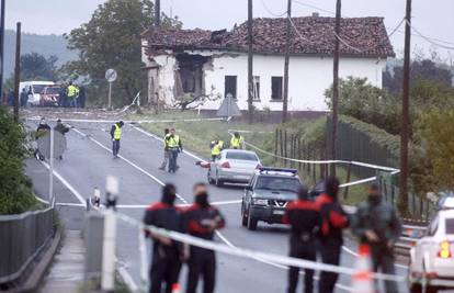Baskija: Policajac poginuo u eksploziji auta-bombe